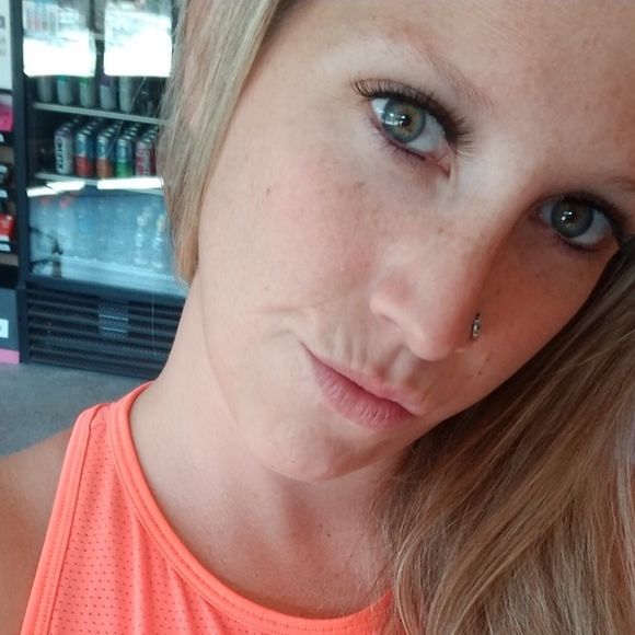 Meet your Posher, Crystal - Picture 1 of 1